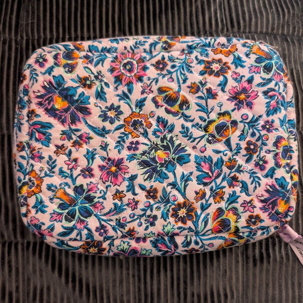 Vera Bradley Cloud Cord Organizer Vine In Multi NWT
